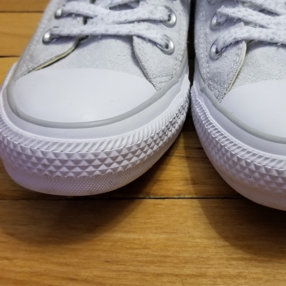 Converse shoes - Picture 8 of 8